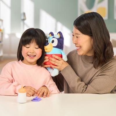 Bluey Cuddle & Care interactieve knuffel