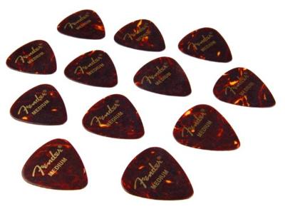Fender 351 Tortoise Shell Medium (set van 12 plectrums)