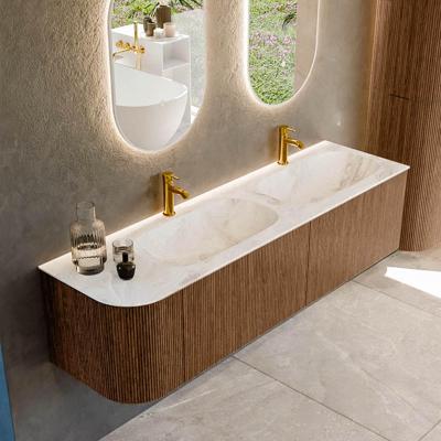 Mondiaz KURVE-DLUX 165 cm Onderkast Greeploos 2 Lades Met Deuren Walnut, Wastafel Solid Surface Rechts Frappe 2 Kraangaten Zonder Spiegel (KRVSTS165L2L1D2KD-Wal/Fra)
