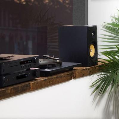 NAD C338 grafiet Streaming versterker
