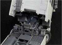 Italeri 1/24 Volvo FH16 Globetrotter XL (new molds) - thumbnail