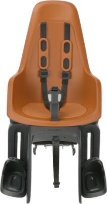 Maxi One Chocolate Brown drager bev Achterstoeltje