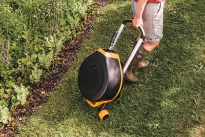 Fiskars Automatische Slanghaspel XL met Wielen | incl. 20 m Tuinslang - 1067548 Fiskars Automatische Slanghaspel XL met Wielen | incl. 20 m Tuinslang - 1067548