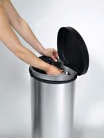 Curver Decobin Pedaalemmer Ovaal 40L Zilver/Zwart - thumbnail