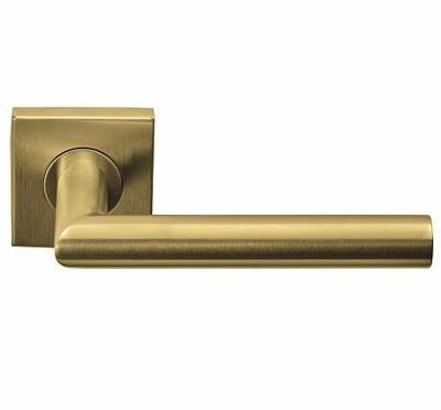 Formani Basics LB2-19BSQ deurkruk geveerd op vierkant rozet - PVD goud