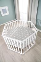 ROBA LITTLE STARS Hegaxonal Baby Box - Verstelbare hoogte - Gevoerde hoes - Geremde wielen - Wit gelakt hout - Sterrenpatroon - thumbnail