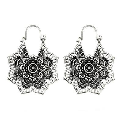 Vintage etnische stijl metaal opengewerkte bloem bloem oorbellen Bohemian gesneden oorbellen (zilver)