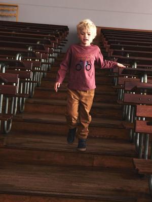 Broek van fluweel / velours met verstelbare elastische taille voor jongens pecannoot