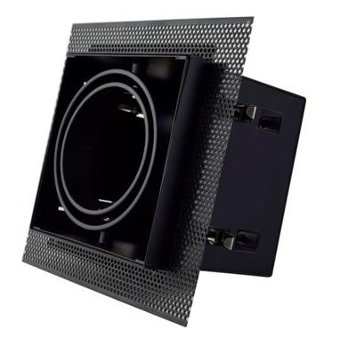 Armatuur met zwarte rand voor AR70 LED spot draaibaar en kantelbaar, wordt in het plafond gemonteerd met zichtbare zwarte rand