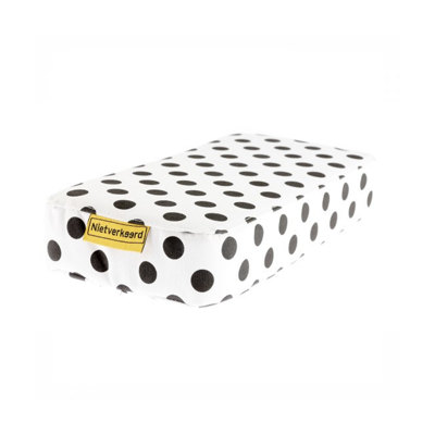 NietVerkeerd Niet verkeerd bagagedrager kussen wit 32x15x5cm, dots (bijpassende bel artikel 3332)