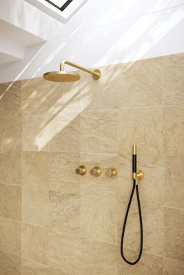 Hotbath Cobber X - Inbouw Regendoucheset - Geborsteld Messing PVD - 2 Stopkranen - Thermostatisch - Wandarm 40 cm - Hoofddouche 200 mm - Staafhanddouche - Waterbesparend