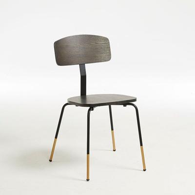 Milian stoel in essenfineer met stalen poten en goudkleurig detail