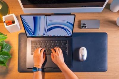 Satechi Vegan-lederen premium desk mat - Blue Satechi Vegan-lederen premium desk mat - Blue