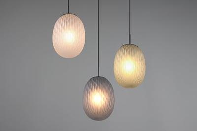 Trio 3-lichts hanglampFacette met geribbeld gekleurd glas - 364230317