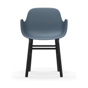 Normann Copenhagen Form Chair eetkamerstoel met armleuning zwart eiken Blue