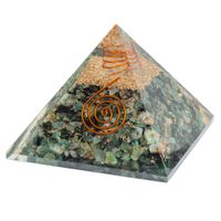Orgonite Piramide Smaragd met Bergkristal Punt (70 mm) - thumbnail
