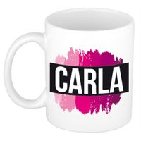 Naam cadeau mok / beker Carla met roze verfstrepen 300 ml