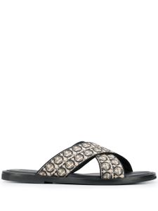 Ferragamo claquettes à motif Gancini - Tons neutres