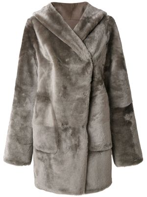 Sylvie Schimmel manteau en peau de mouton à capuche - Gris
