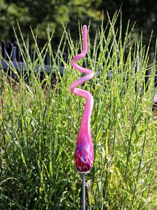 Tuinprikker glas spiraal groot roze 106