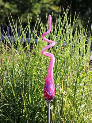 Tuinprikker glas spiraal groot roze 106