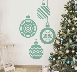 Sticker kerstballen aan draadjes