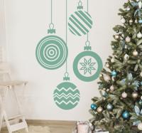 Sticker kerstballen aan draadjes