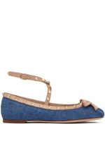 Valentino Garavani ballerines Rockstud en jean - Bleu