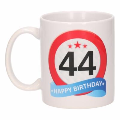 44 jaar Verjaardag koffiemok - cadeau beker - stopbord print - 300 ml - keramiek - wit