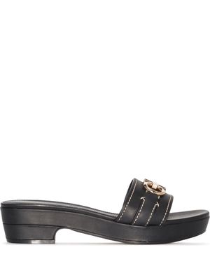 Ferragamo mules Gancini 45 mm en cuir - Noir
