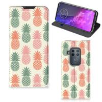 Motorola One Zoom | Flip Style Cover | Ananas