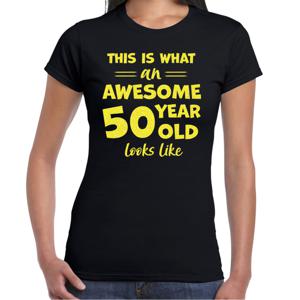 Verkleed T-shirt voor dames - leeftijd 50 jaar - awesome - zwart - glitter geel - Sarah