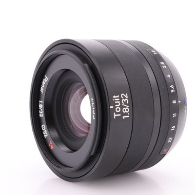 Zeiss Touit 32mm F/1.8 voor Fujifilm X-mount occasion