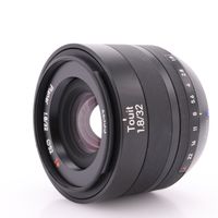 Zeiss Touit 32mm F/1.8 voor Fujifilm X-mount occasion - thumbnail