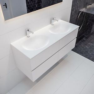 Mondiaz Vica Moon badmeubel wit mat 120 cm 4 lades solid surface dubbele spoelbak 2 kraangaten