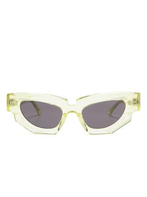 Kuboraum lunettes de soleil à monture papillon transparente - Vert