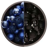 74x stuks kunststof kerstballen mix zwart en kobalt blauw 6 cm