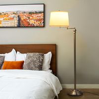 Zwenkarm Staande Lamp met Ijzeren Pijp Gegalvaniseerd Nikkel & Hangende Stoffen Lampenkap om te Lezen Moderne Vloerlamp Wit