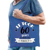 Cadeau tas voor heren - 60 en perfect - blauw - katoen - 42 x 38 cm - zestig - shopper - thumbnail