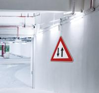 Sticker verkeersbord let op tegemoetkomend verkeer