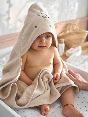 Badcape / Handdoek met capuchon onmisbaar voor baby's en kinderen, met gerecycled katoen zandbeige