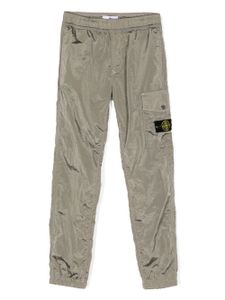 Stone Island Junior pantalon cargo à logo - Marron