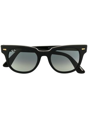 Ray-Ban lunettes de soleil à monture d'inspiration wayfarer - Noir