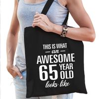 Awesome 65 year / 65 jaar cadeau tas zwart voor dames - Feest Boodschappentassen