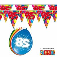 Shoppartners 85 jaar versiering pakket - 2x 85 jaar vlaggenlijn - 8x ballonnen - gratis sticker