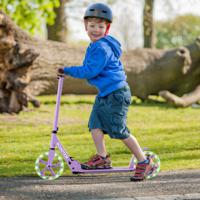 Opvouwbare Kinderstep met 2 Flitsende Wielen & Verstelbaar Stuur Freestyle Step met Draagriem 110kg Belastbaar voor Tienerkinderen