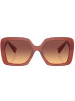 Miu Miu Eyewear lunettes de soleil carrées à plaque logo - Rouge