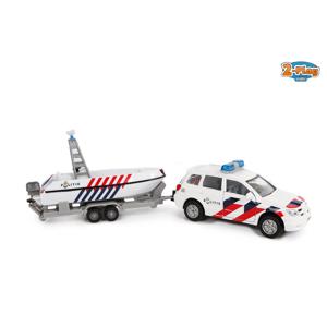 Politieauto met boot