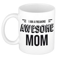 Moeder cadeau mok / beker I am a freaking awesome mom   -