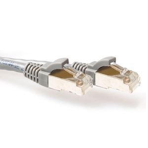 ACT Grijze 15 meter LSZH SFTP CAT6A patchkabel snagless met RJ45 connectoren